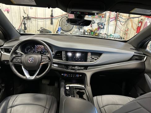 Used 2024 Buick Enclave Premium AWD/4WD image 18