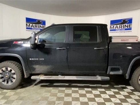 Used 2024 Chevrolet Silverado 2500 Custom w/ Custom Value Package image 7