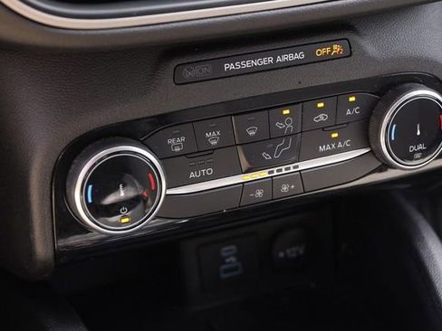 Used 2022 Ford Escape SE w/ Convenience Package FWD image 19
