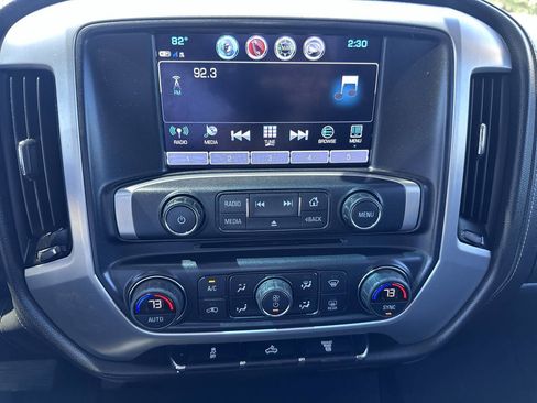 Used 2019 GMC Sierra 2500 SLE w/ SLE Preferred Package AWD/4WD image 17