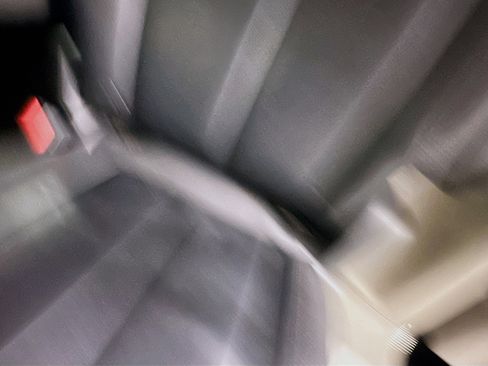 Used 2017 Chrysler Pacifica Touring-L w/ Tire & Wheel Group image 29