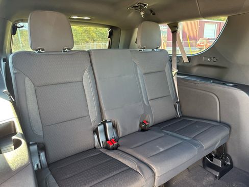 New 2026 Chevrolet Suburban LS image 18