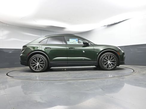 New 2026 Porsche Macan 4 Electric AWD/4WD image 32