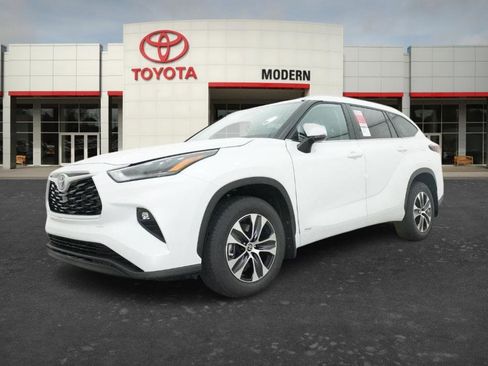 New 2026 Toyota Highlander XLE AWD/4WD image 16