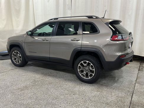 Used 2021 Jeep Cherokee Trailhawk w/ Technology Group AWD/4WD image 3