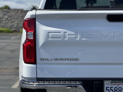 Used 2022 Chevrolet Silverado 1500 LTZ w/ LTZ Premium Package RWD image 7