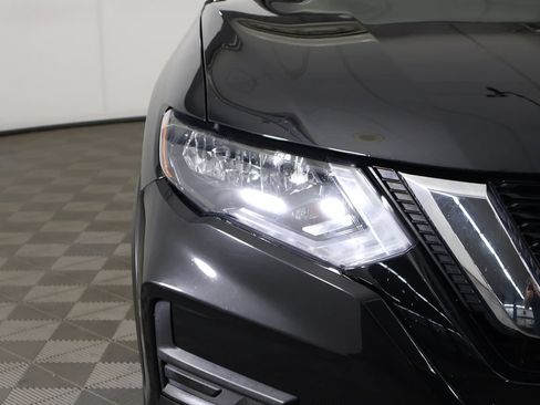 Used 2017 Nissan Rogue SV AWD/4WD image 14