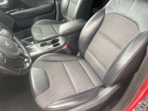 Used 2019 Kia Niro S Touring image 19