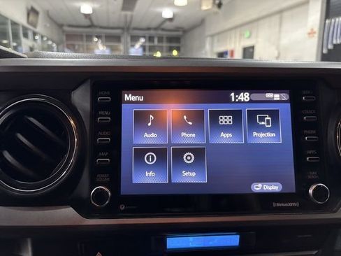 Used 2021 Toyota Tacoma TRD Off-Road image 27