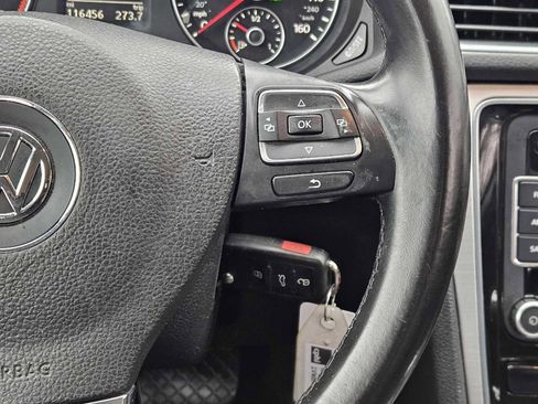 Used 2013 Volkswagen Passat 2.5 SE image 25