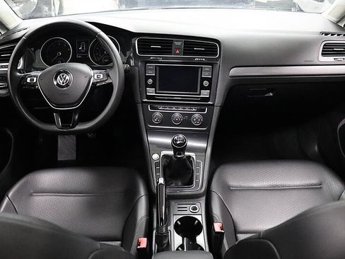 Used 2021 Volkswagen Golf 4-Door FWD image 21