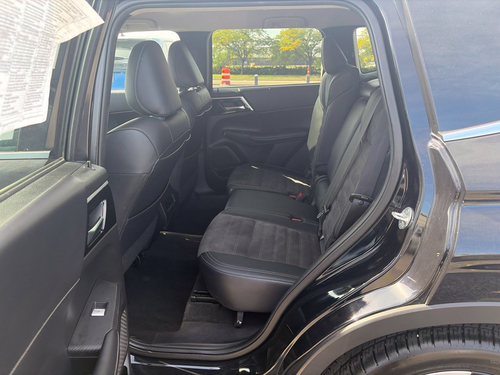 Used 2024 Mitsubishi Outlander SE FWD image 19