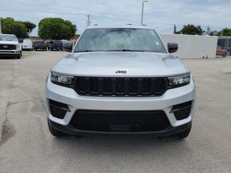 Used 2023 Jeep Grand Cherokee Altitude AWD/4WD video 2