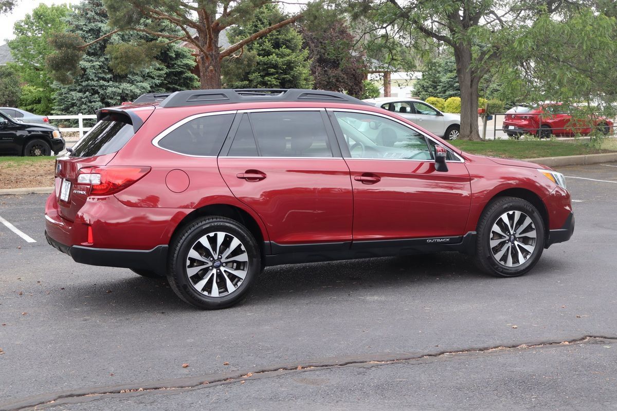 Used 2015 Subaru Outback 2.5i Limited AWD/4WD image 4
