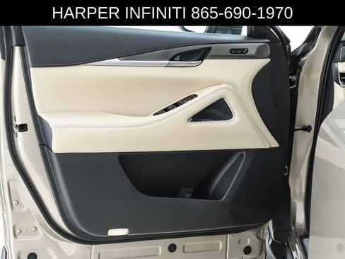 Used 2023 INFINITI QX60 Luxe w/ Vision Package FWD image 19