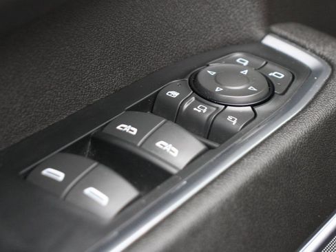 Used 2024 Chevrolet Silverado 2500 High Country w/ Technology Package image 18