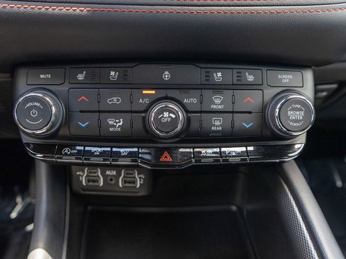 Used 2024 Dodge Durango GT AWD/4WD image 20