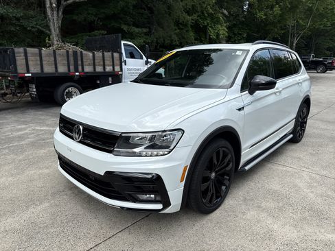 Used 2020 Volkswagen Tiguan SE R-Line FWD image 3