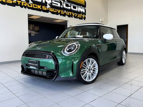 Used 2022 MINI Cooper S image 2