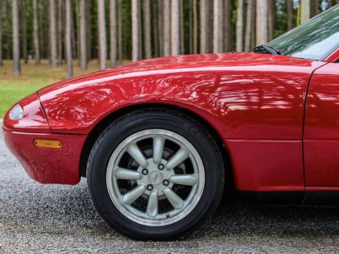 Used 1990 MAZDA MX-5 Miata RWD image 4
