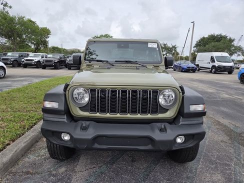 Used 2025 Jeep Wrangler Sport image 2