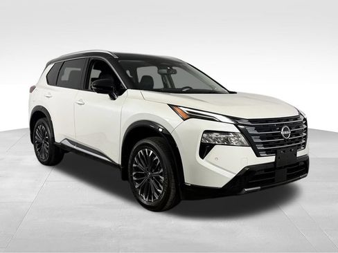 Used 2025 Nissan Rogue Platinum w/ Tech Package AWD/4WD image 4