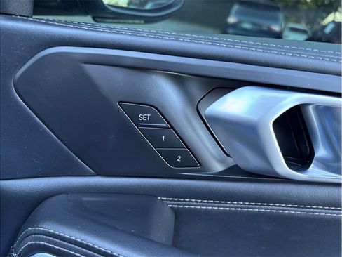 Used 2020 BMW X6 M50i image 52