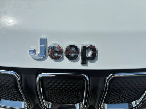 Used 2022 Jeep Compass Latitude AWD/4WD image 10