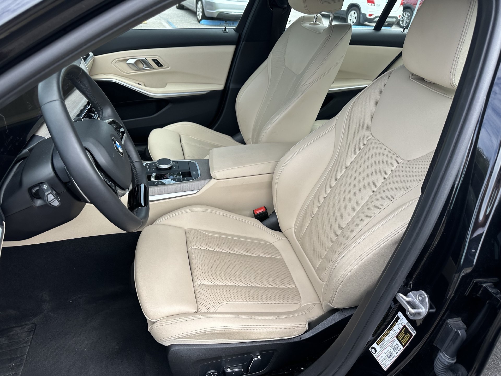 Certified 2025 BMW 330i Sedan RWD image 19