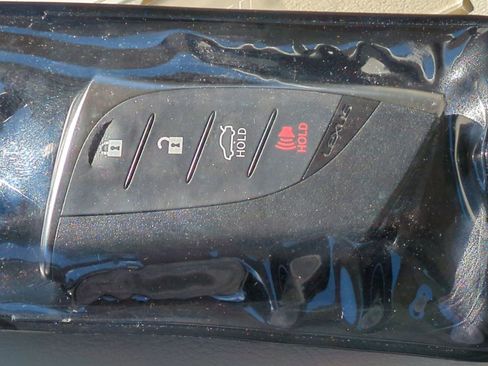 Used 2022 Lexus ES 350 Ultra Luxury w/ Accessory Package 2 image 33