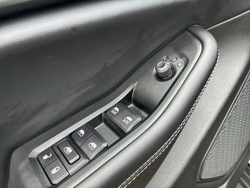 New 2025 Jeep Grand Cherokee L Laredo image 12