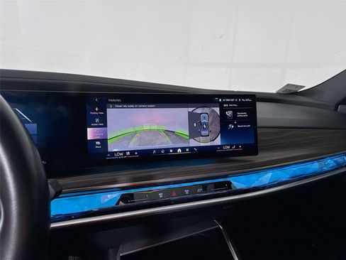 Used 2023 BMW 740i w/ Parking Assistance Package RWD image 10