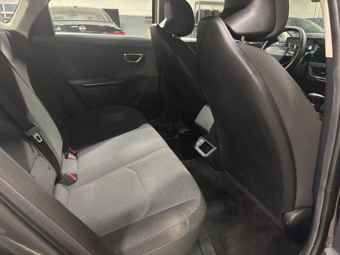 Used 2025 Kia K4 LXS image 38