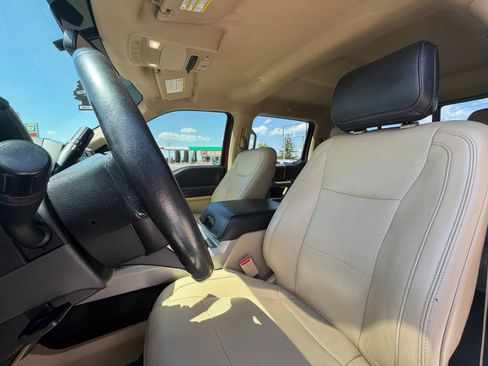 Used 2017 Ford F350 Lariat w/ Lariat Value Package AWD/4WD image 13