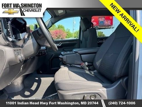 Used 2024 Chevrolet Silverado 1500 LT w/ Safety Package AWD/4WD image 3
