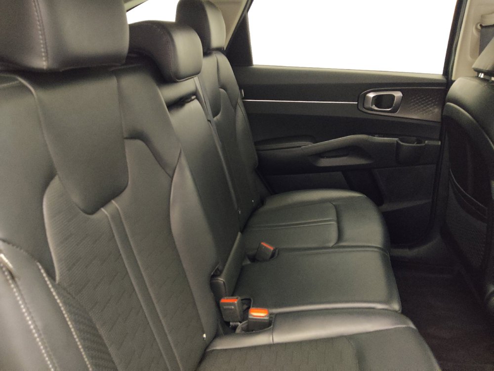 Used 2024 Kia Sorento S FWD image 19