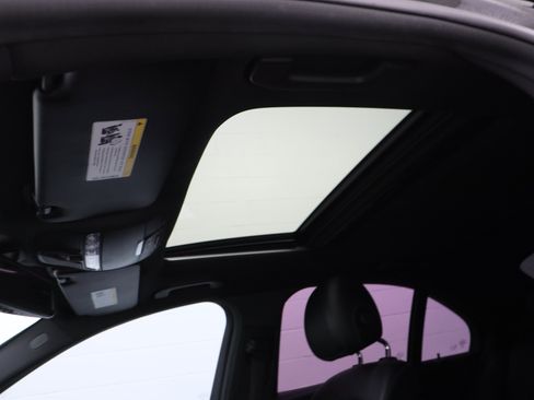 Used 2018 Mercedes-Benz C 300 Sedan image 27