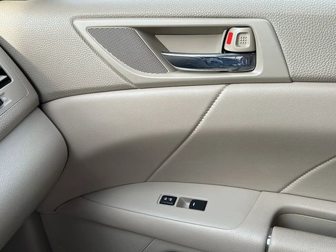 Used 2012 Suzuki Kizashi SE image 38