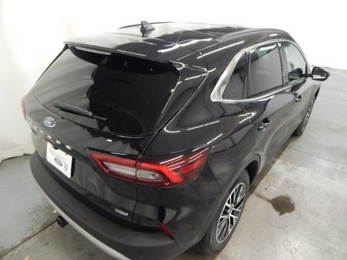 New 2025 Ford Escape SE w/ PHEV Premium Package FWD image 3