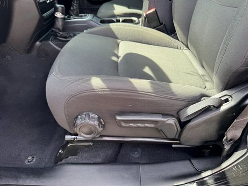 Used 2020 Jeep Wrangler Unlimited Sport image 26