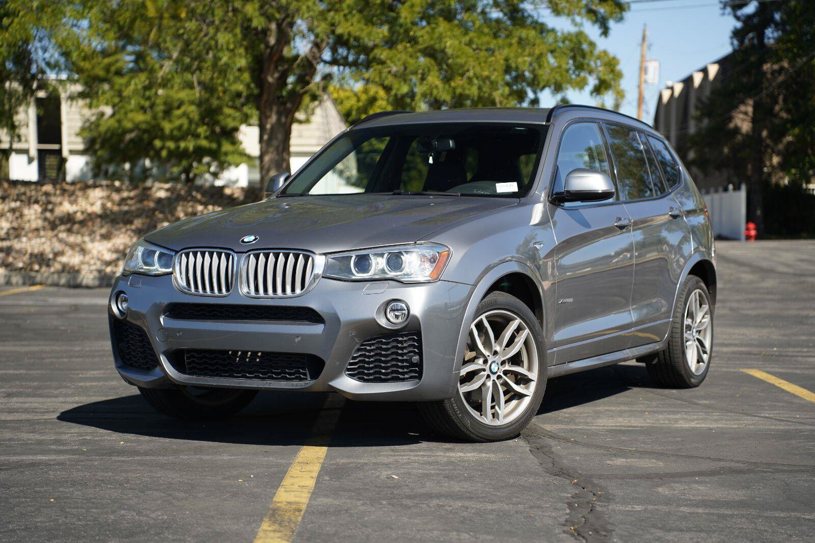 Used 2017 BMW X3 xDrive28i AWD/4WD image 1