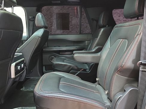 Used 2022 Ford Expedition Max Limited image 16