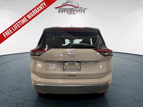 Used 2025 Nissan Rogue SV FWD image 16