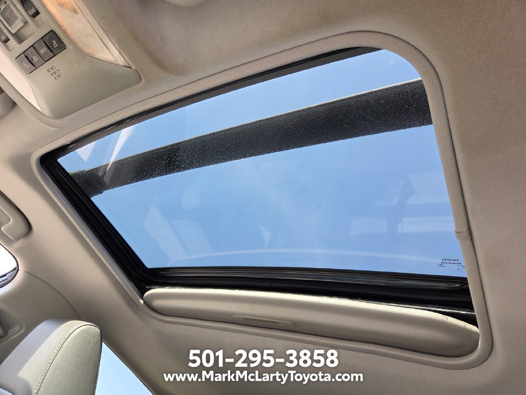 Used 2021 Toyota RAV4 XLE Premium FWD image 17