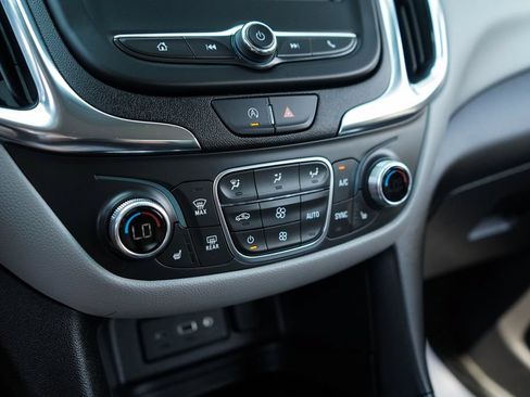 Used 2024 Chevrolet Equinox LT AWD/4WD image 27