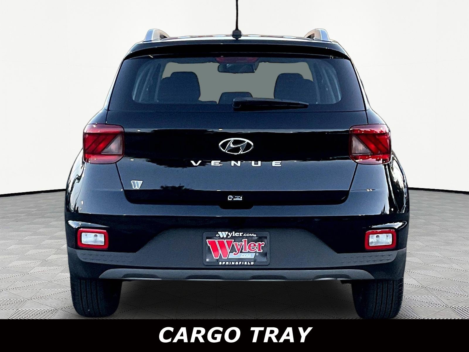 Used 2025 Hyundai Venue SEL FWD image 5