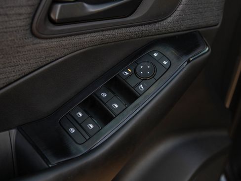 Used 2023 Nissan Rogue S AWD/4WD image 22