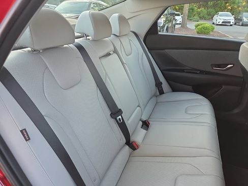Used 2025 Hyundai Elantra Limited FWD image 39