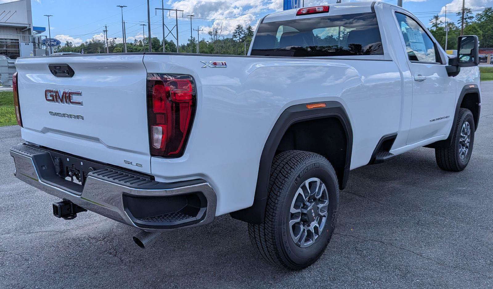 New 2026 GMC Sierra 3500 SLE w/ SLE Convenience Package AWD/4WD image 7