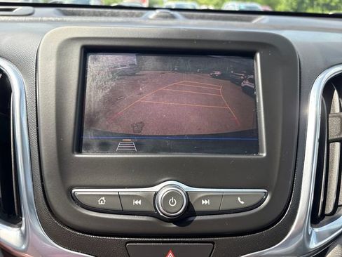 Used 2021 Chevrolet Equinox LT AWD/4WD image 17
